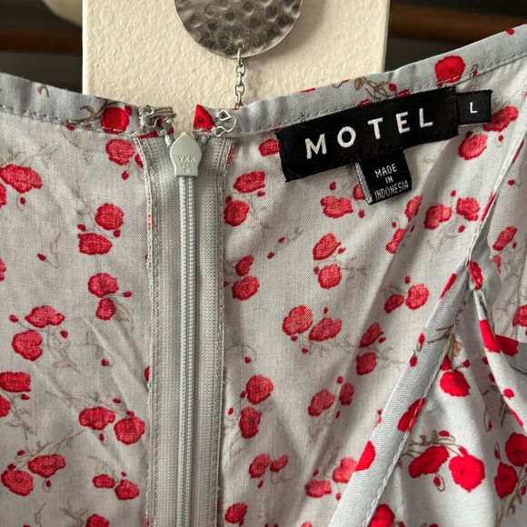Motel Rocks Ditsy Floral Maxi Dress - Picture 3 of 3